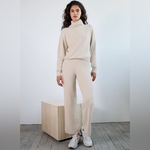 Wilfred Free Hush Knit Cropped Turtleneck - Picture 3 of 10